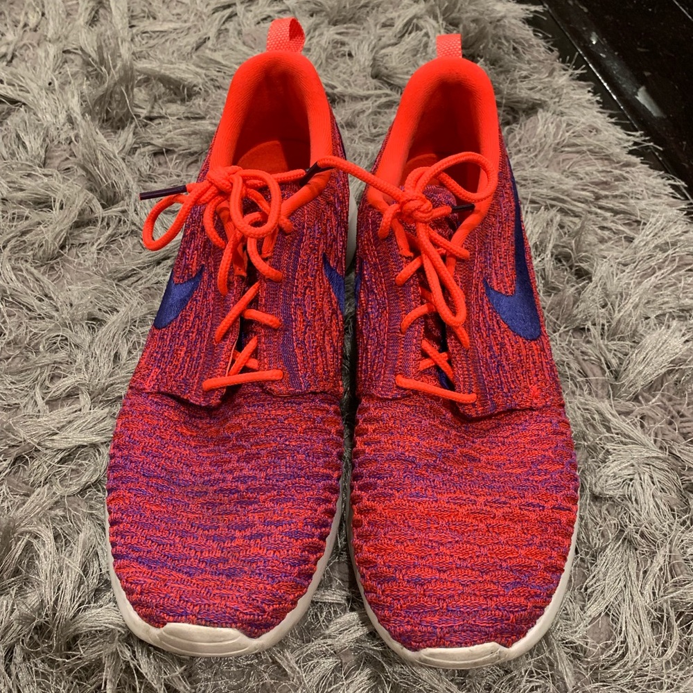 NIKE women’s running shoes